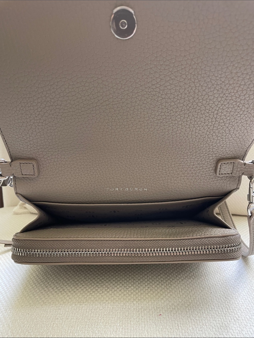 Tory Burch Taupe Pebbled Leather Crossbody Shoulder Bag - Picture 11 of 13